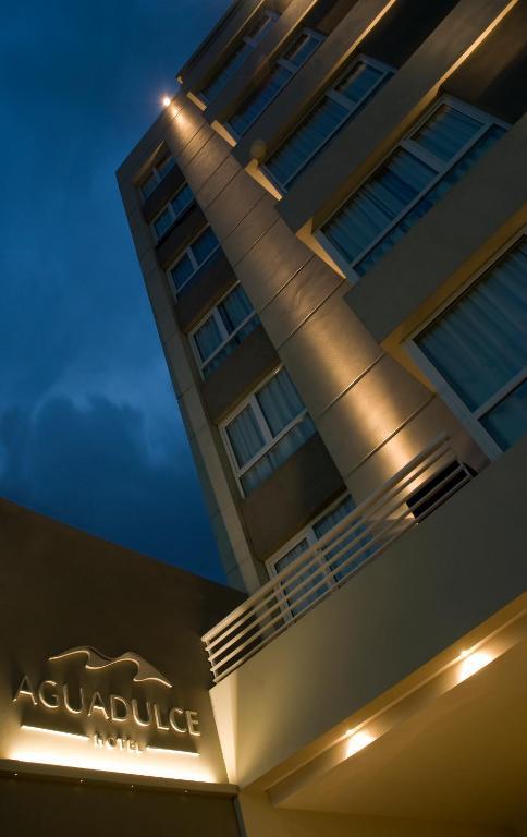 Agua Dulce Hotel Tandil Exterior foto